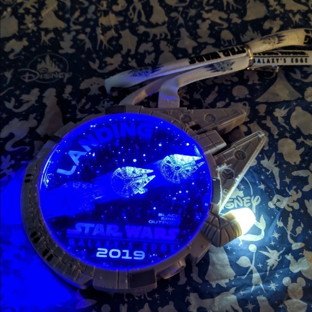 New Disney Star Wars falcon lanyard light up fig